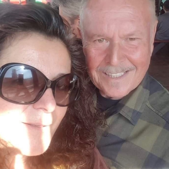 Meet your Posher, Melissa - Picture 1 of 1